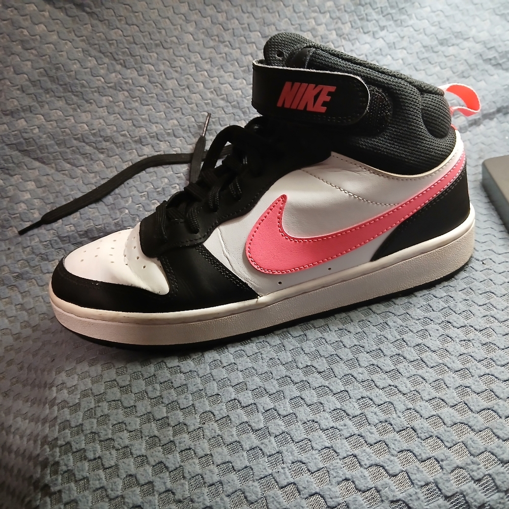 Nike Black and White Sneakers with Pink Swoosh